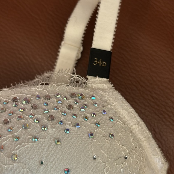 Victoria’s Secret Fashion Show Ltd Edition rhinestone white lace bra & panty set - Picture 3 of 7